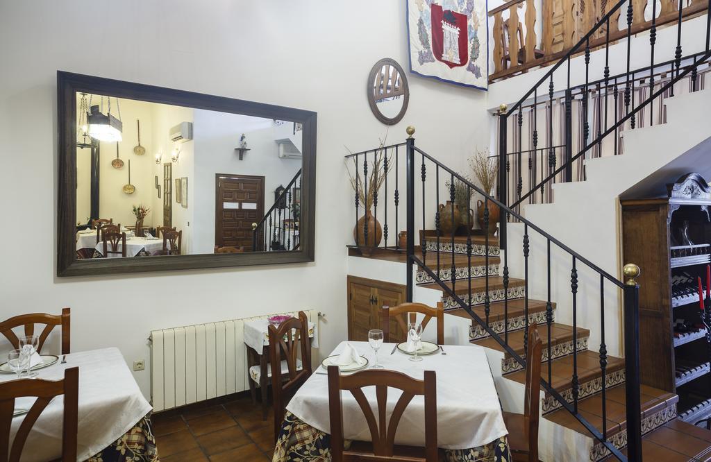 La Casa Del Tio Venancio Hostal Caracenilla Exterior foto